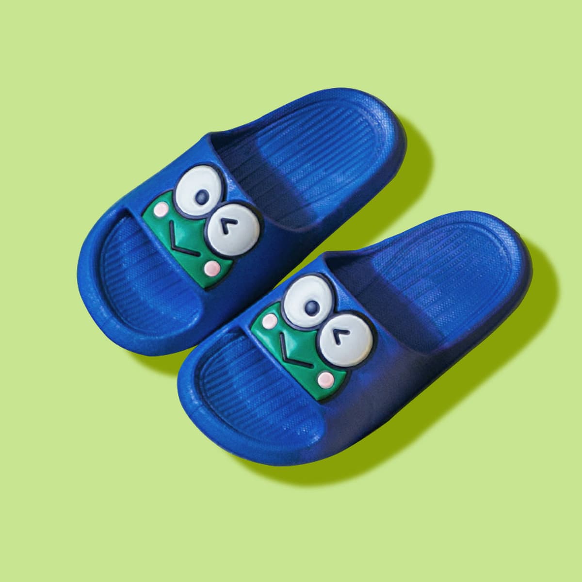 Детские тапочки летние для мальчиков 2024, новые Мультяшные милые Нескользящие домашние сандалии с мягким дном для маленьких...