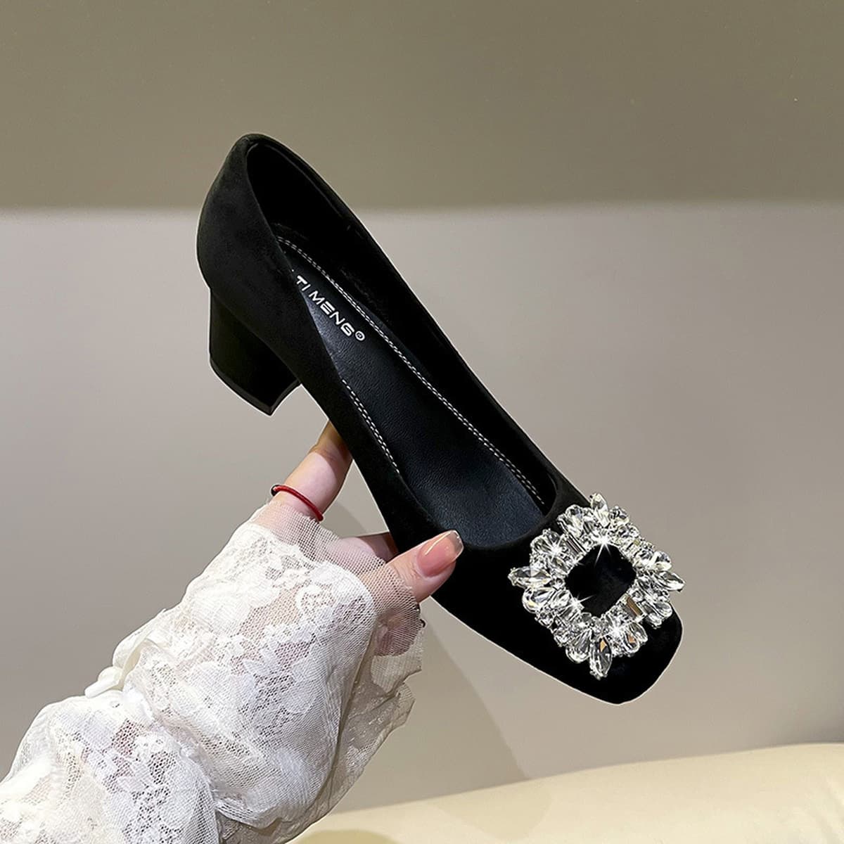 Черная замшевая пригородная обувь на высоком каблуке женская весна и осень 2025 новая квадратная голова толстый каблук с...