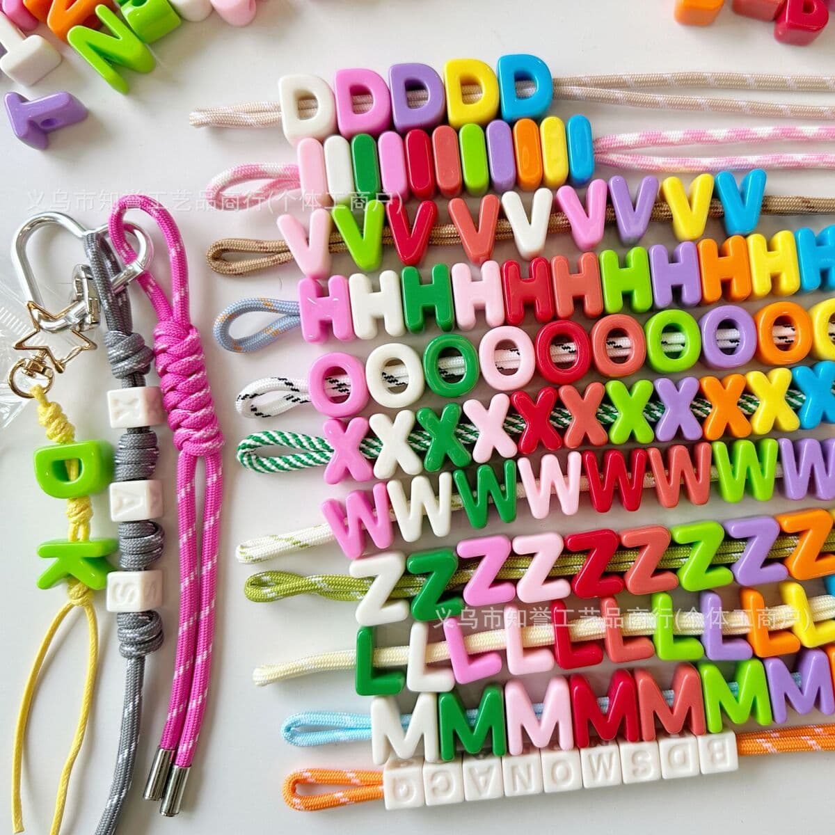 Горячая продажа акриловых буквенных бусин допамина больших перфораций