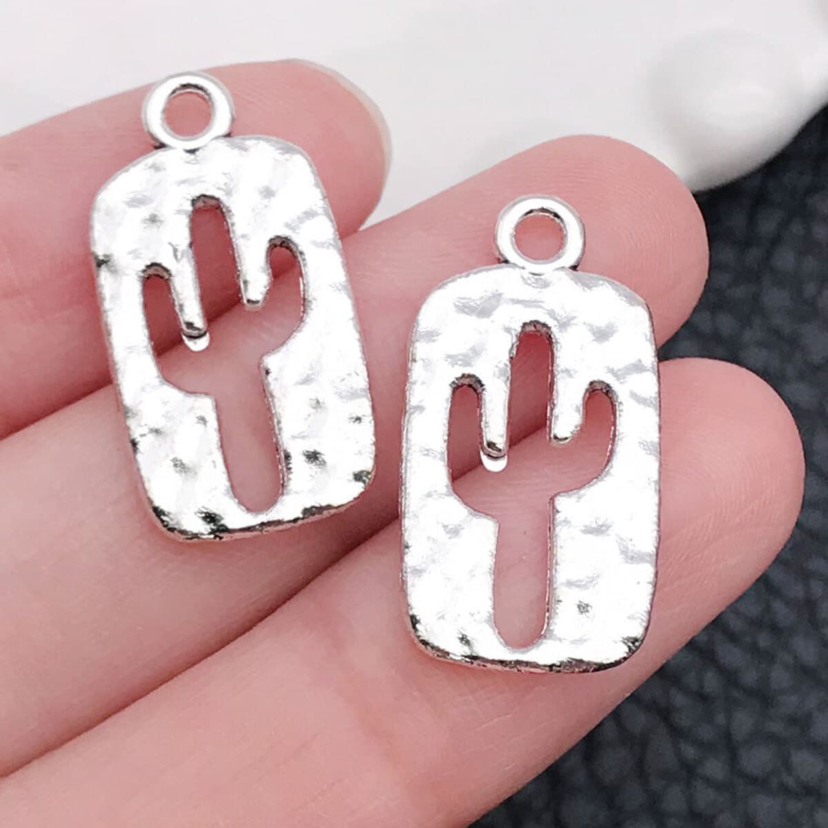 Смешать 20 старинных серебряных западных ковбойских конских шляп кактус пистолетные подвески творческие аксессуары для...