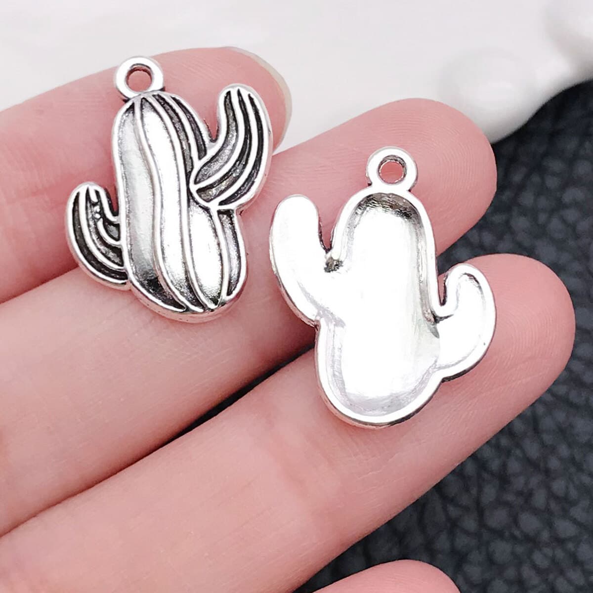 Смешать 20 старинных серебряных западных ковбойских конских шляп кактус пистолетные подвески творческие аксессуары для...