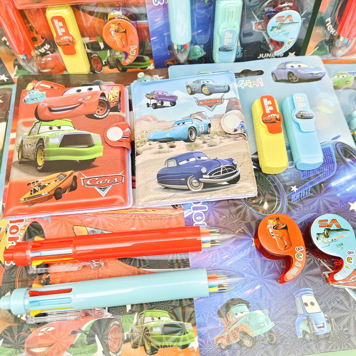 Набор канцелярских товаров для автомобиля