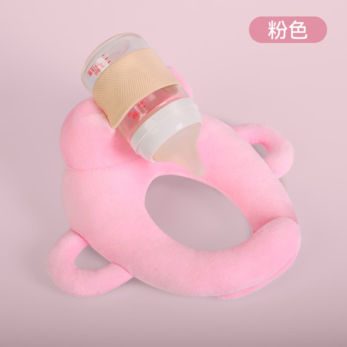 Ленивый кормление артефакт грудного вскармливания новорожденного ребенка лежит на кровати