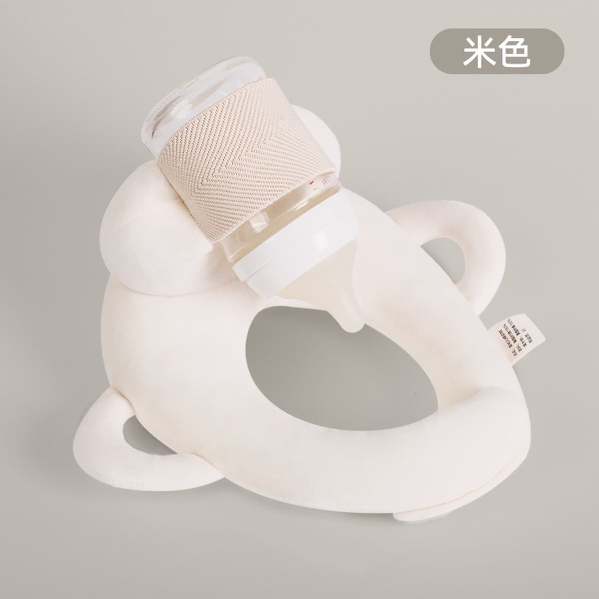 Ленивый кормление артефакт грудного вскармливания новорожденного ребенка лежит на кровати