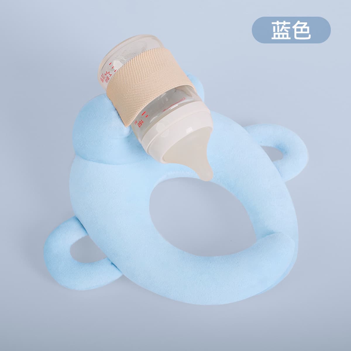 Ленивый кормление артефакт грудного вскармливания новорожденного ребенка лежит на кровати