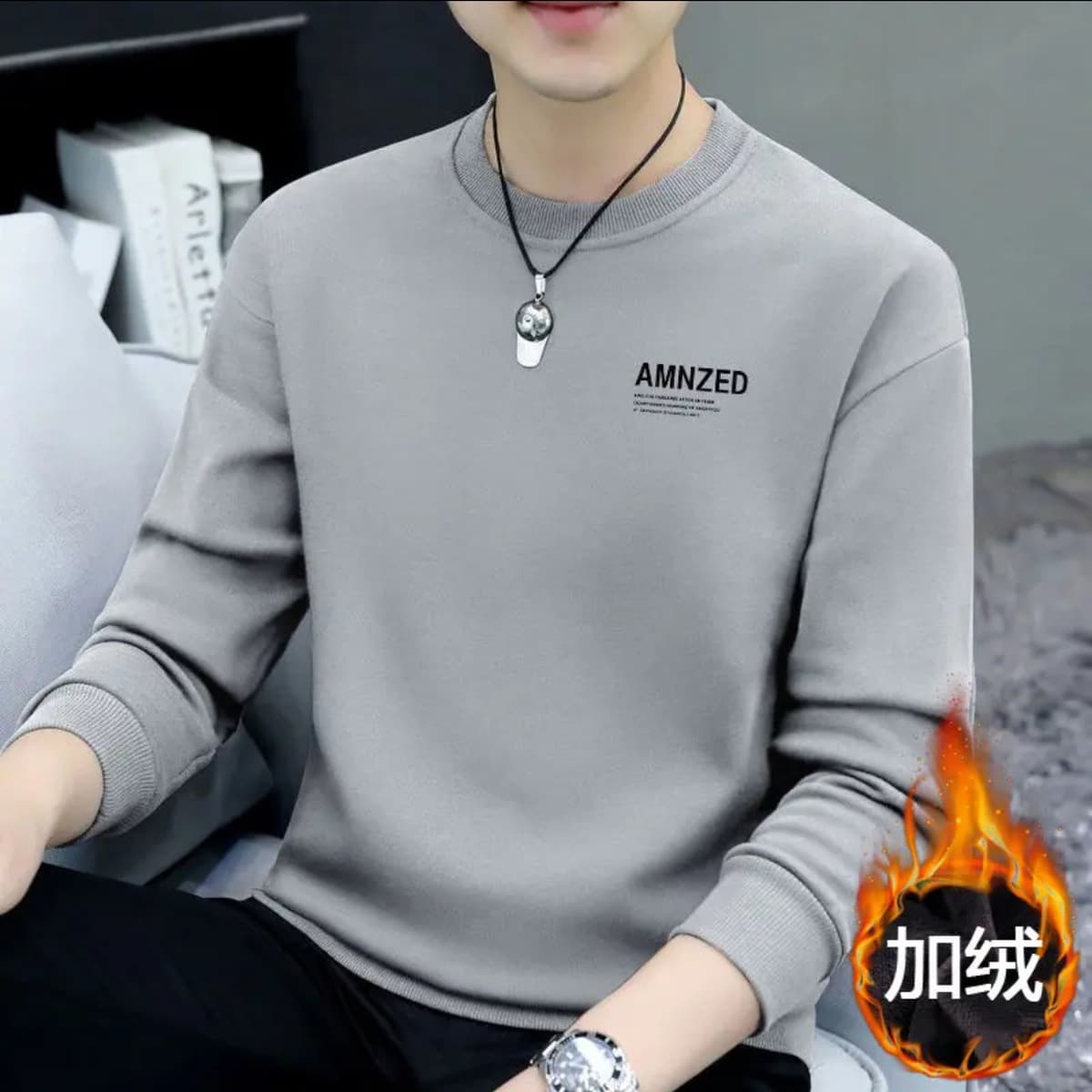 Осенью и зимой бархат утолщает и теплая мужская одежда с длинными рукавами