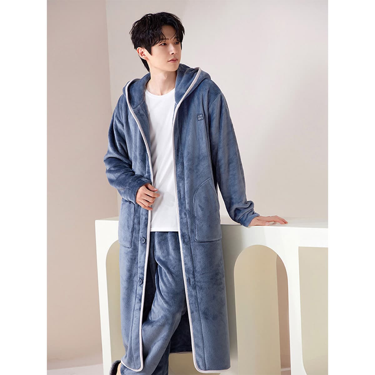 Мужская пижама осенью и зимой Коралловый бархат утолщает зимний длинный халат мужской фланелевый халат домашняя одежда