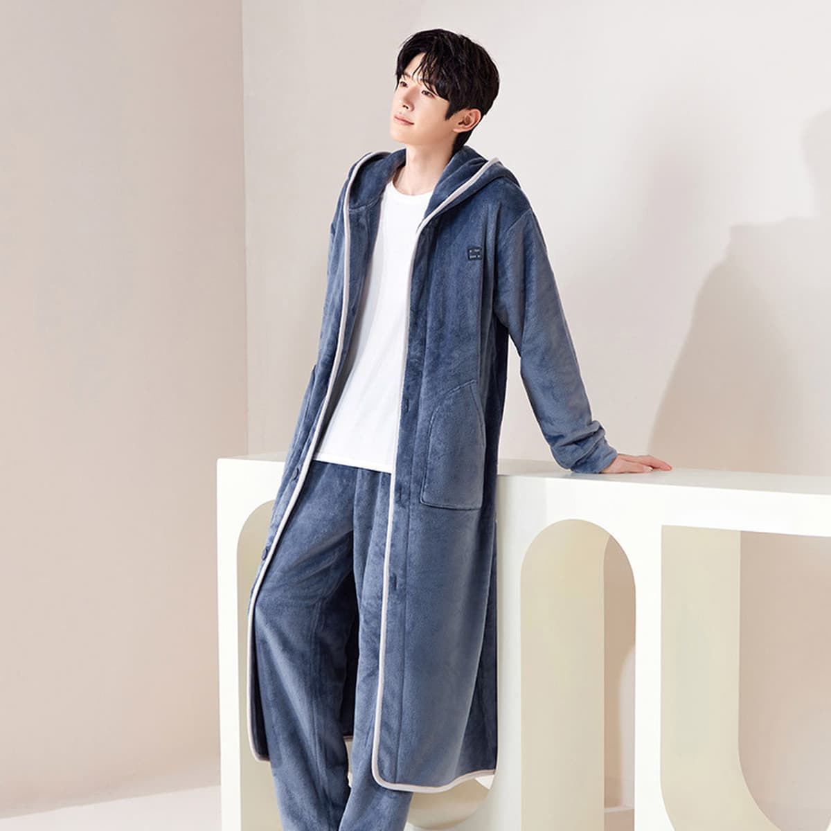 Мужская пижама осенью и зимой Коралловый бархат утолщает зимний длинный халат мужской фланелевый халат домашняя одежда