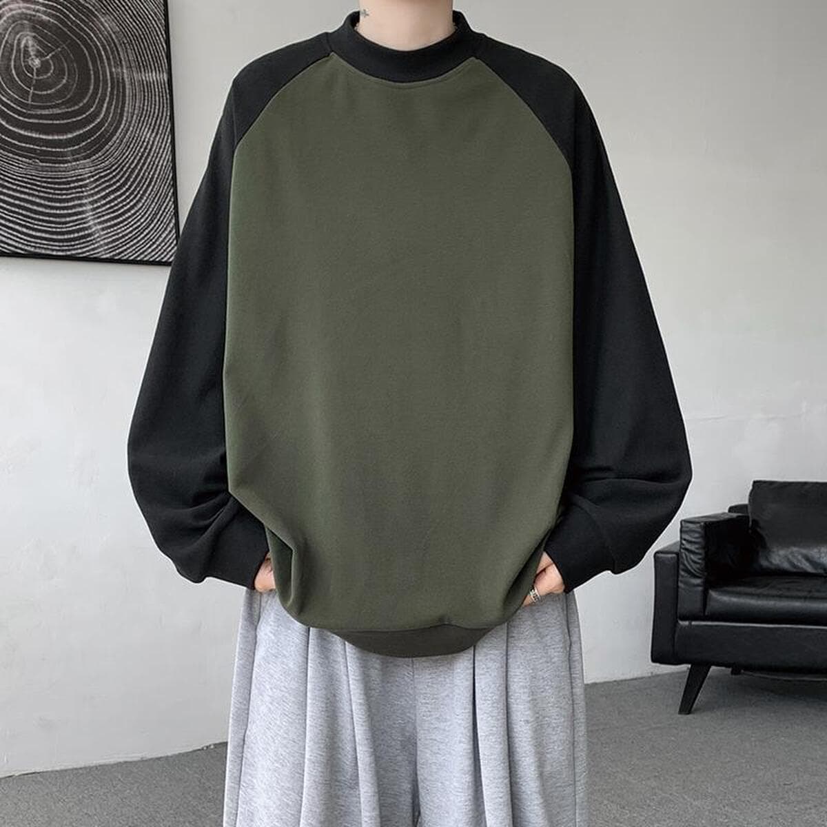 Чрезвычайно высокий свитер с круглым вырезом