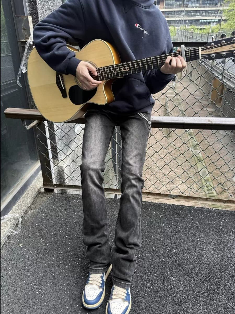 2025 новых мраморных черно-серых расклешенных джинсов для высоких и низких мужчин, американские уличные потертые длинные...