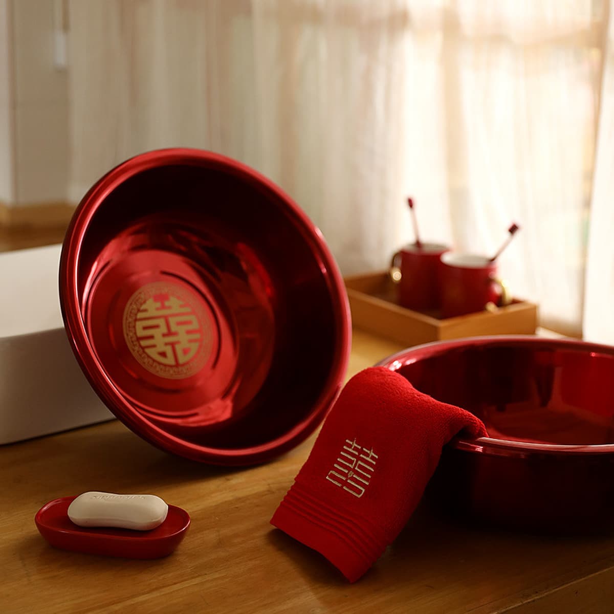 Счастливая тазик женщина приданое Свадебный умывальник невесты приданое умывальник лицо Красный тазик костюм тазик пара...