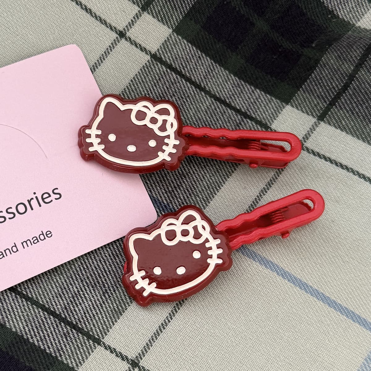 Кошка имеет высокую ценность для волос в ушах