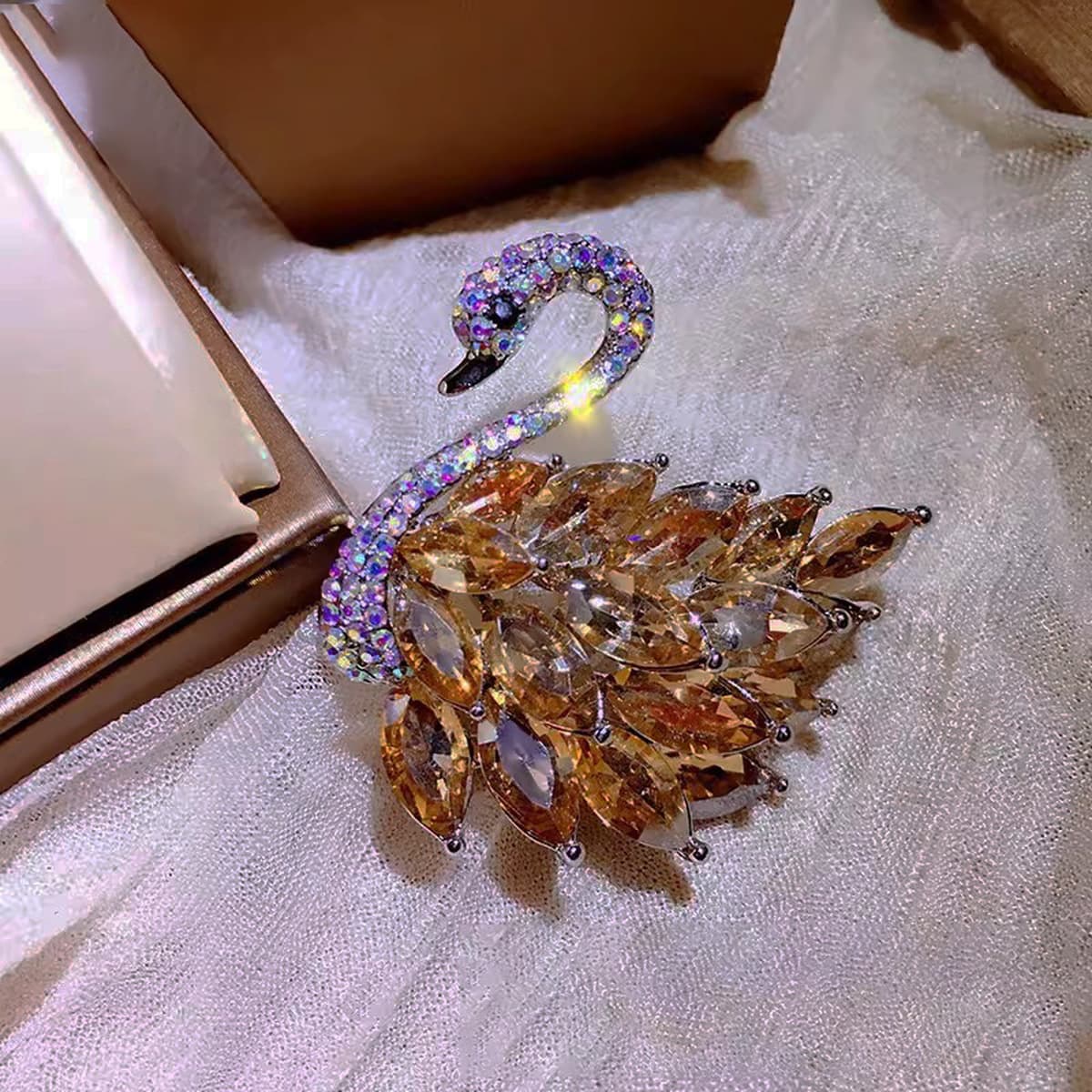 Изысканный дикий лебедь брошь высококлассный женский атмосферный корейский хрустальный корсак дизайн