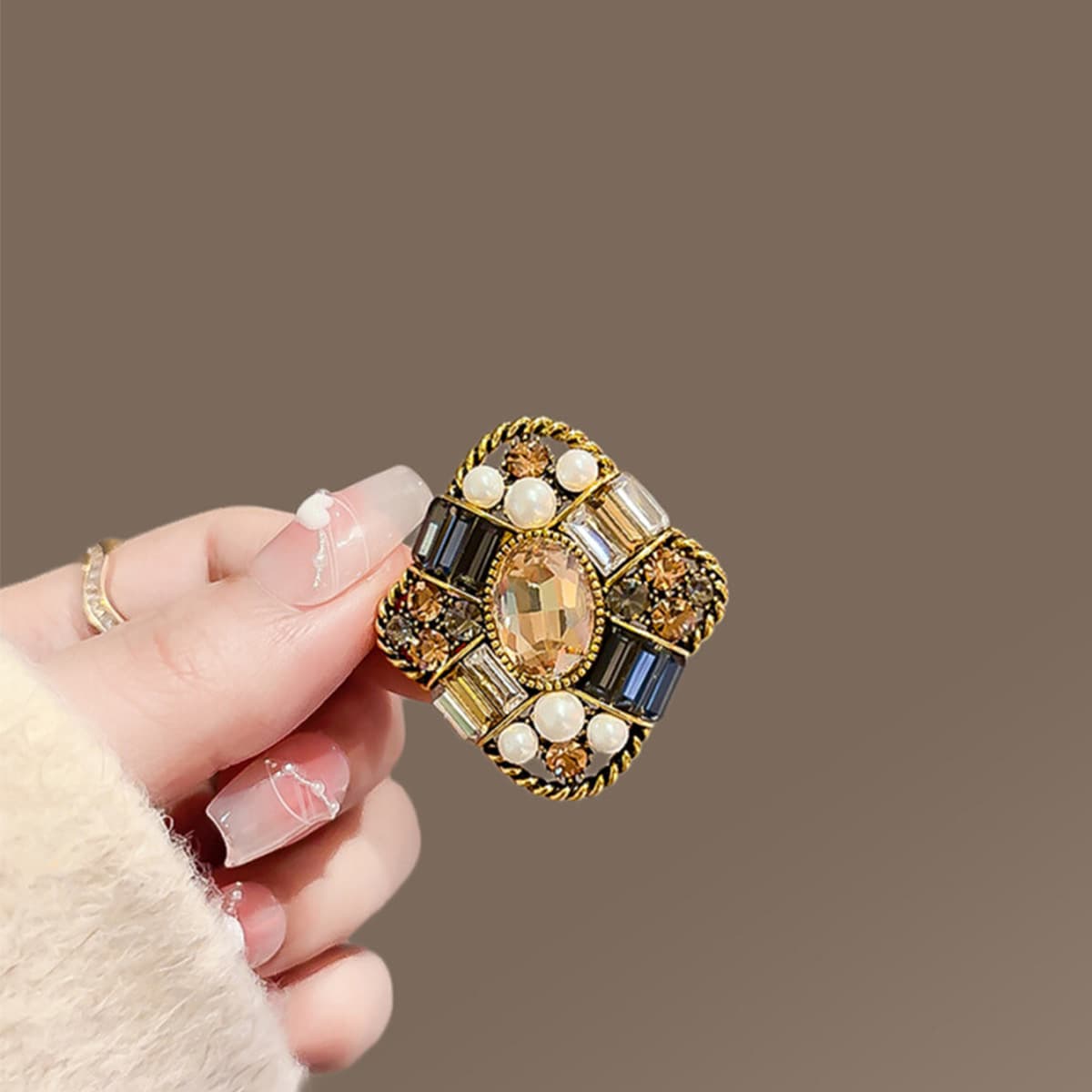 Новый сплав броши высокого уровня чувство ниши женщины оптом высокого класса пиджак пальто костюм высокого класса дикий...