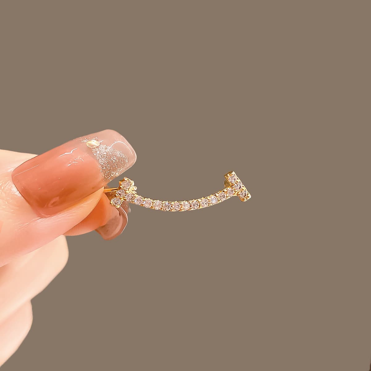 Новый сплав броши высокого уровня чувство ниши женщины оптом высокого класса пиджак пальто костюм высокого класса дикий...