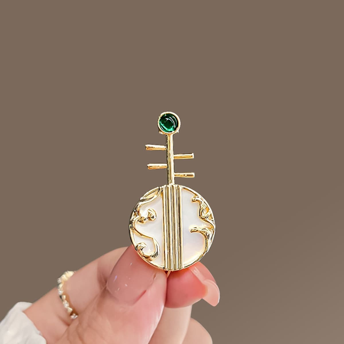 Новый сплав броши высокого уровня чувство ниши женщины оптом высокого класса пиджак пальто костюм высокого класса дикий...