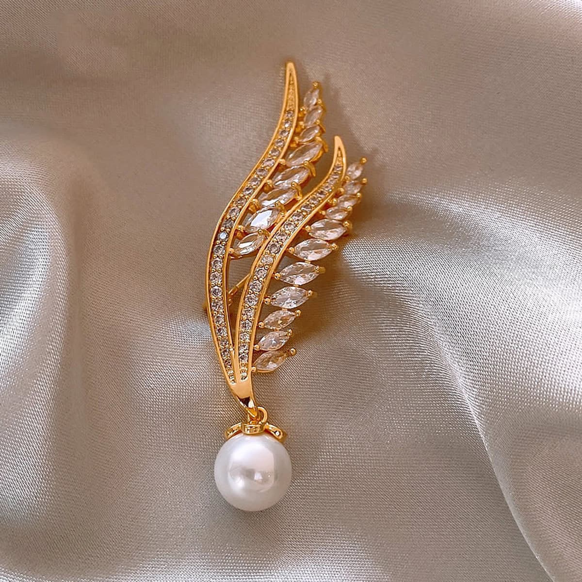 Новый сплав броши высокого уровня чувство ниши женщины оптом высокого класса пиджак пальто костюм высокого класса дикий...