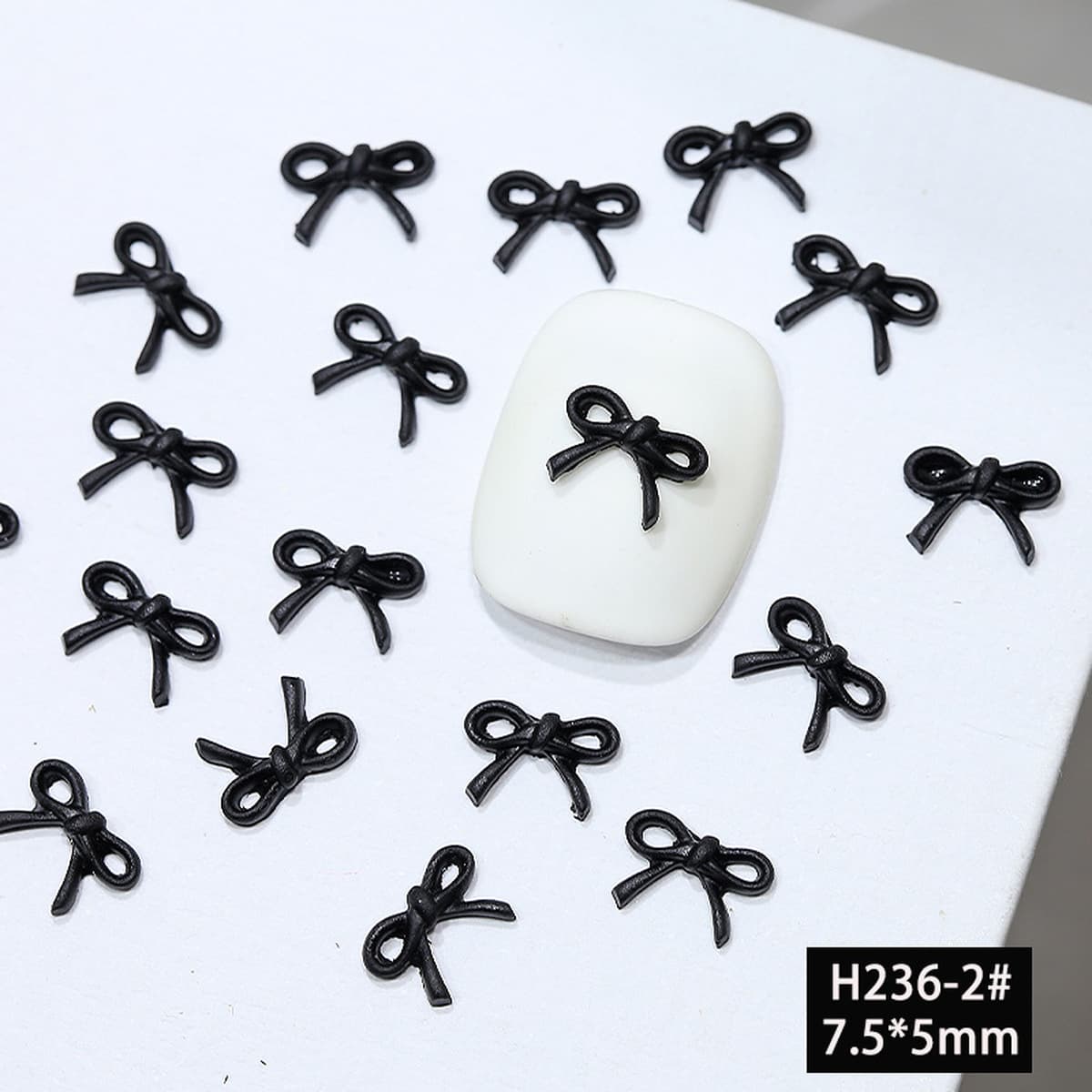 Маленький красный каллиграфический стиль винно-красный бант маникюр декоративный автомобиль вишня красный мини-смола...