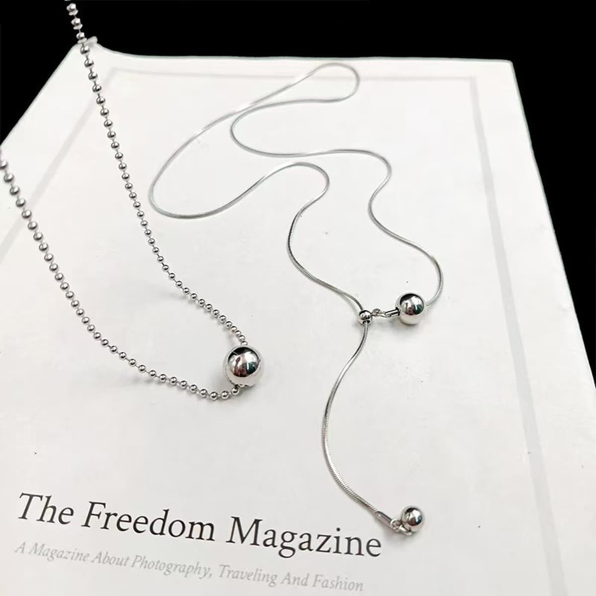 Простой серебряный бисер из титановой стали