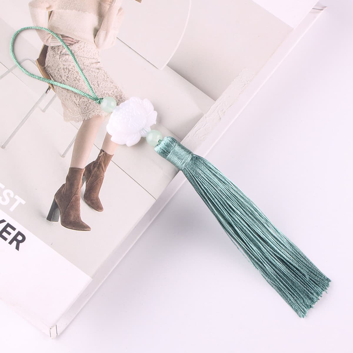 Двусторонний белый нефрит Лотос кисточкой уха Kunlun вентилятор Висячие уши Cheongsam платье Хань прессованный перерыв...