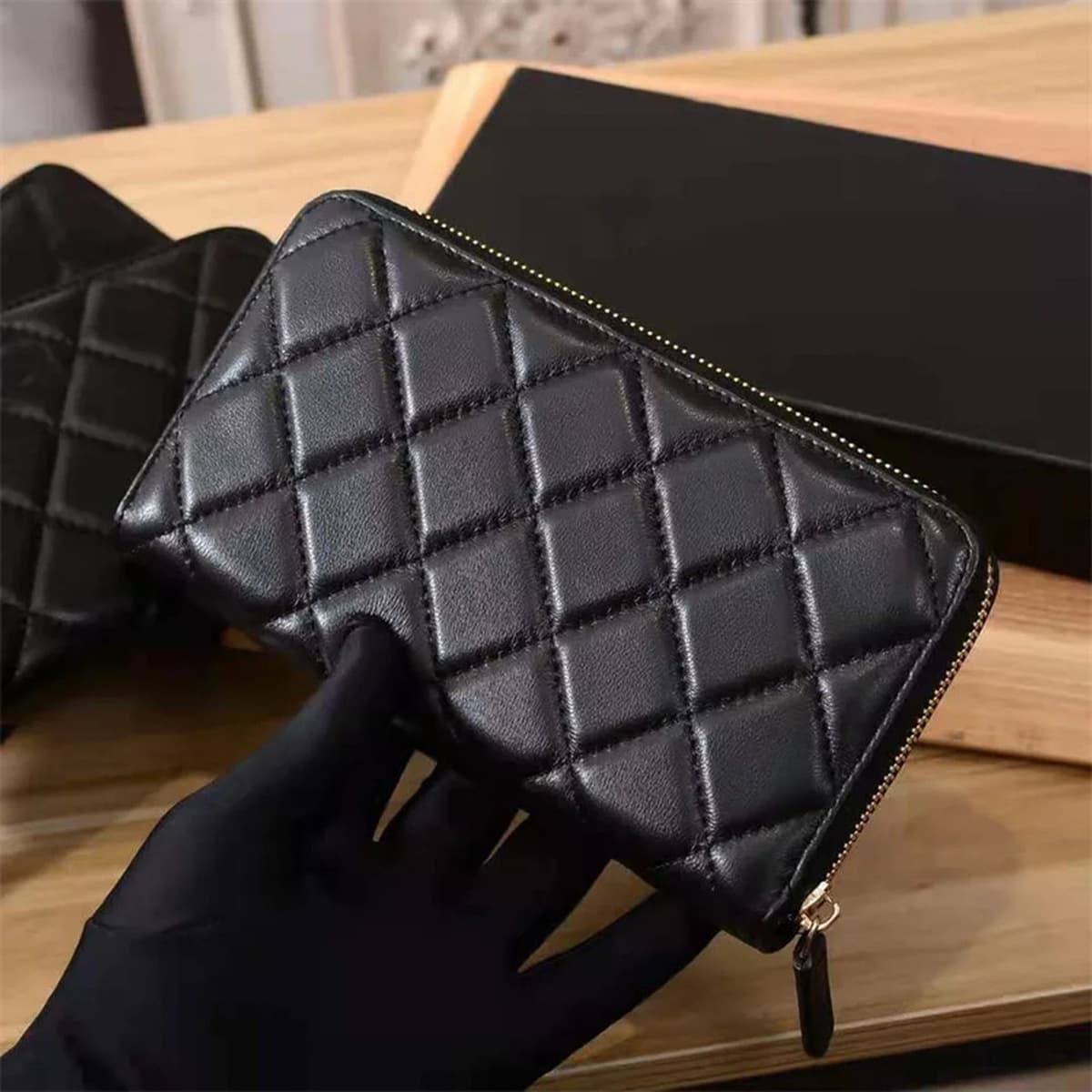 Кошелек Chanel женский стеганый, длинный, цвет «кавайар», на молнии, с отделениями для визиток и кредитных карт, из овчины с...