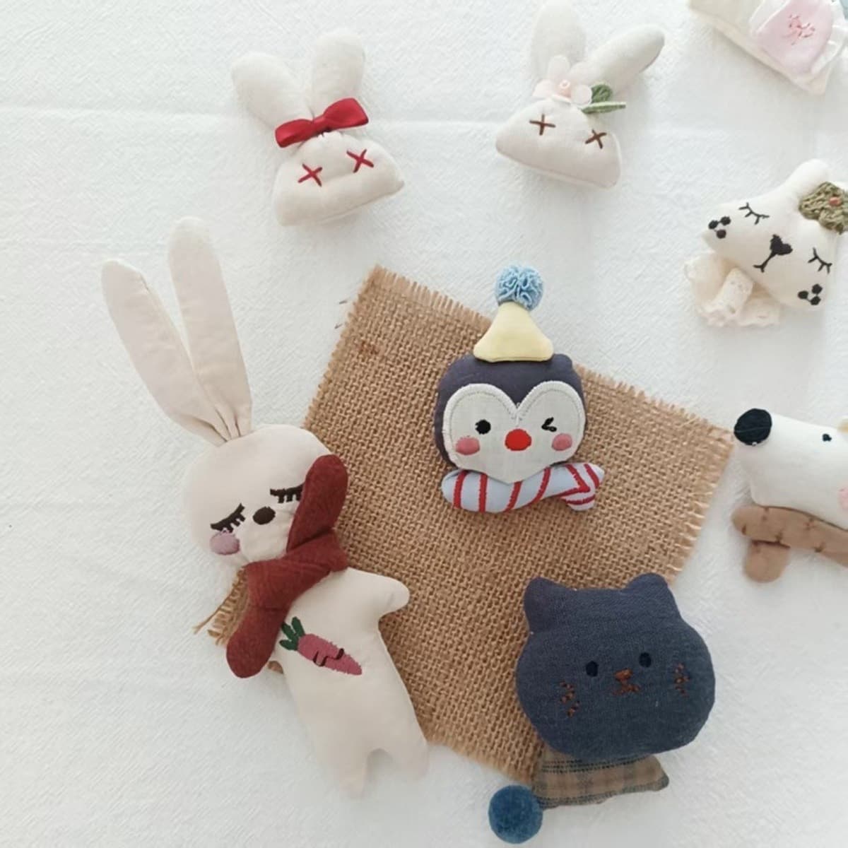 Корейская версия нового детского мультяшного тканевого корсажа, брошь с маленькими животными, милый и милый медведь, кролик,...