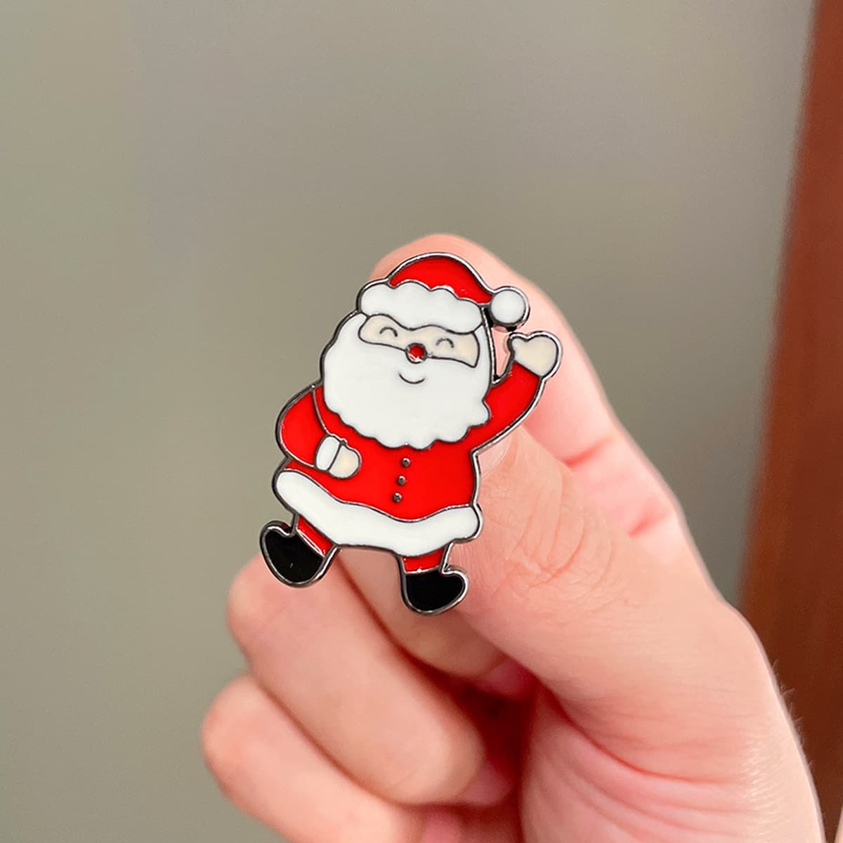 Рождественская брошь мультфильм капли масла металлический значок рождественские украшения старик дерево Лось колокольчик...