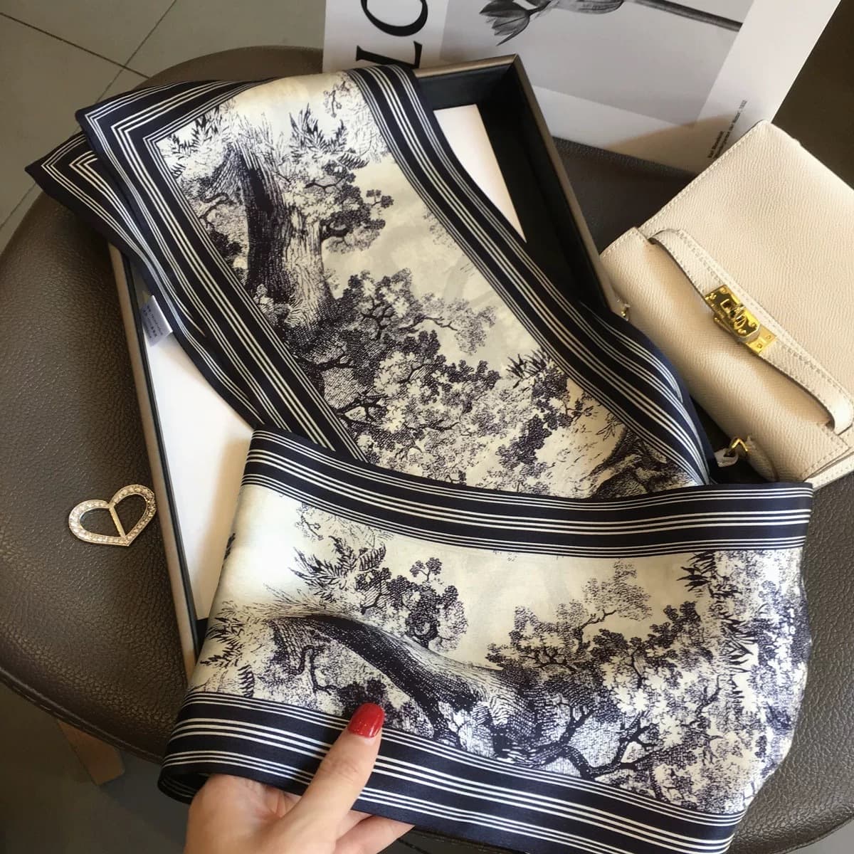 Синий клетчатый шелковый шарф из шелковицы, стильная весенне-осенняя мода, универсальный двухслойный шелковый шарф, длинный...