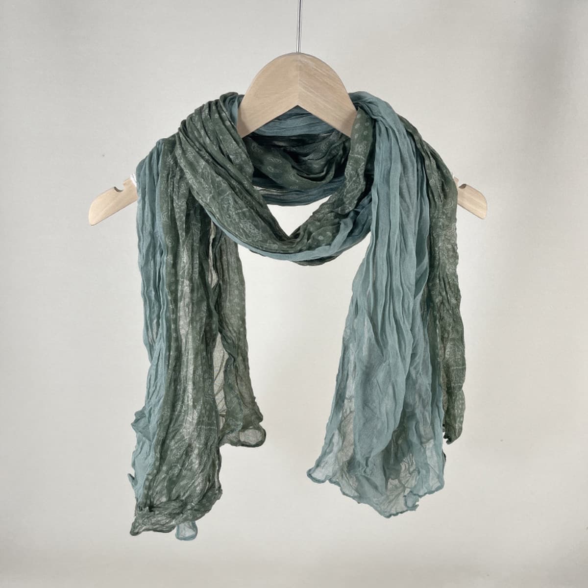 Внешняя торговля Весенний и Осенний отдел Литературный шарф Женский дикий складчатый сплошной цветок кешью, сшитый тонкий...