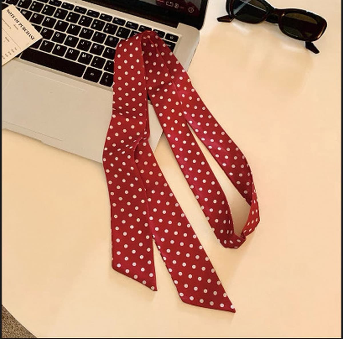 Корейская версия черно-белого шарфа с точечным шарфом женский весенний 2025 новый продвинутый сенсорный шейный длинный...