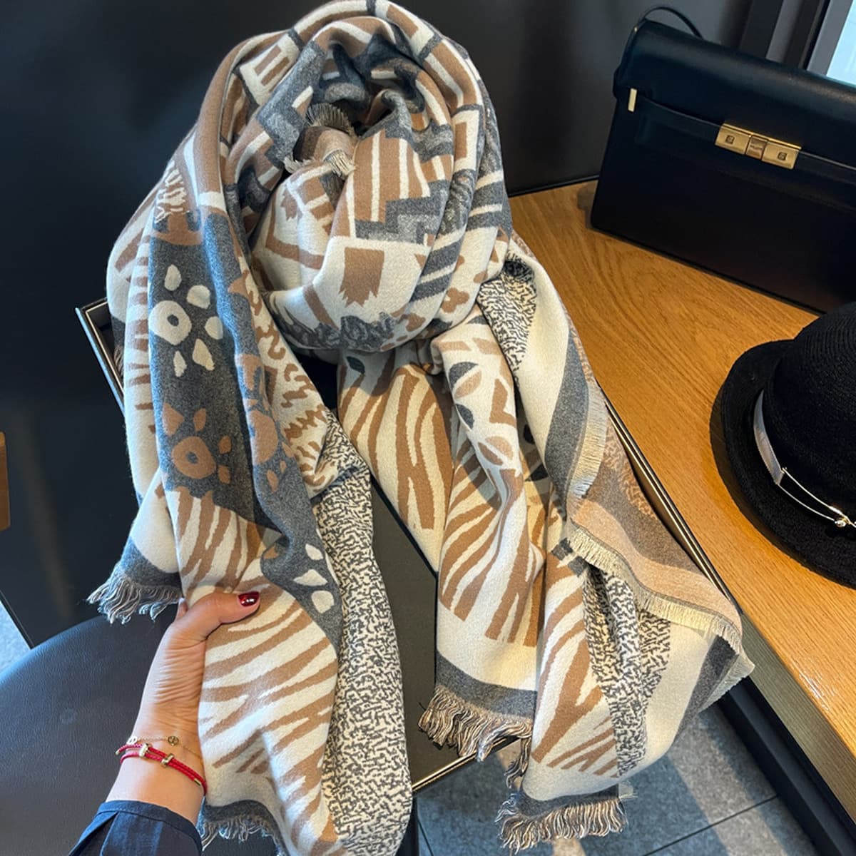 Осенний и зимний короткий бородой большой квадратный платок платок женский двухсторонний толстый имитационный кашемир теплый...