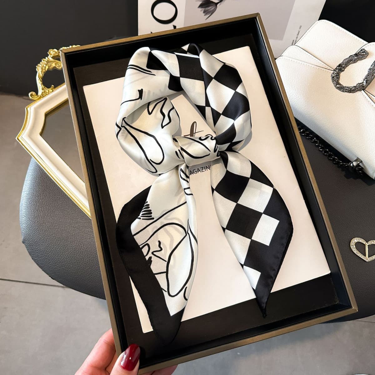 Элегантный атласный шарф с принтом головы лошади для женщин, высококачественный шелковый шарф-аксессуар.