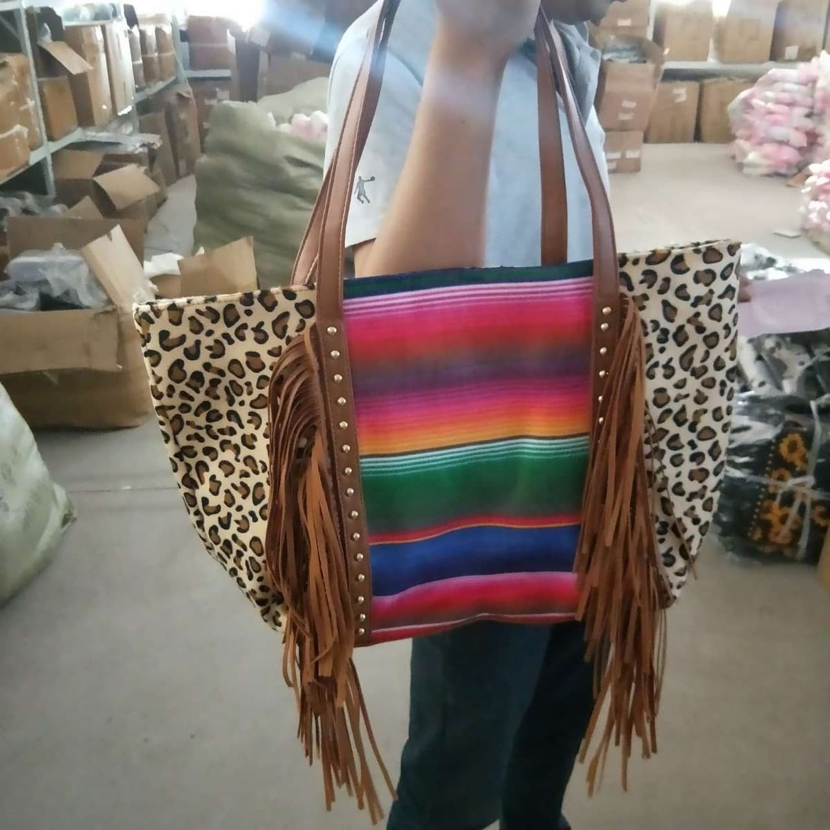 Европейская и американская новая сумка для молочных продуктов Сумка для покупок с леопардовым принтом и кисточками...