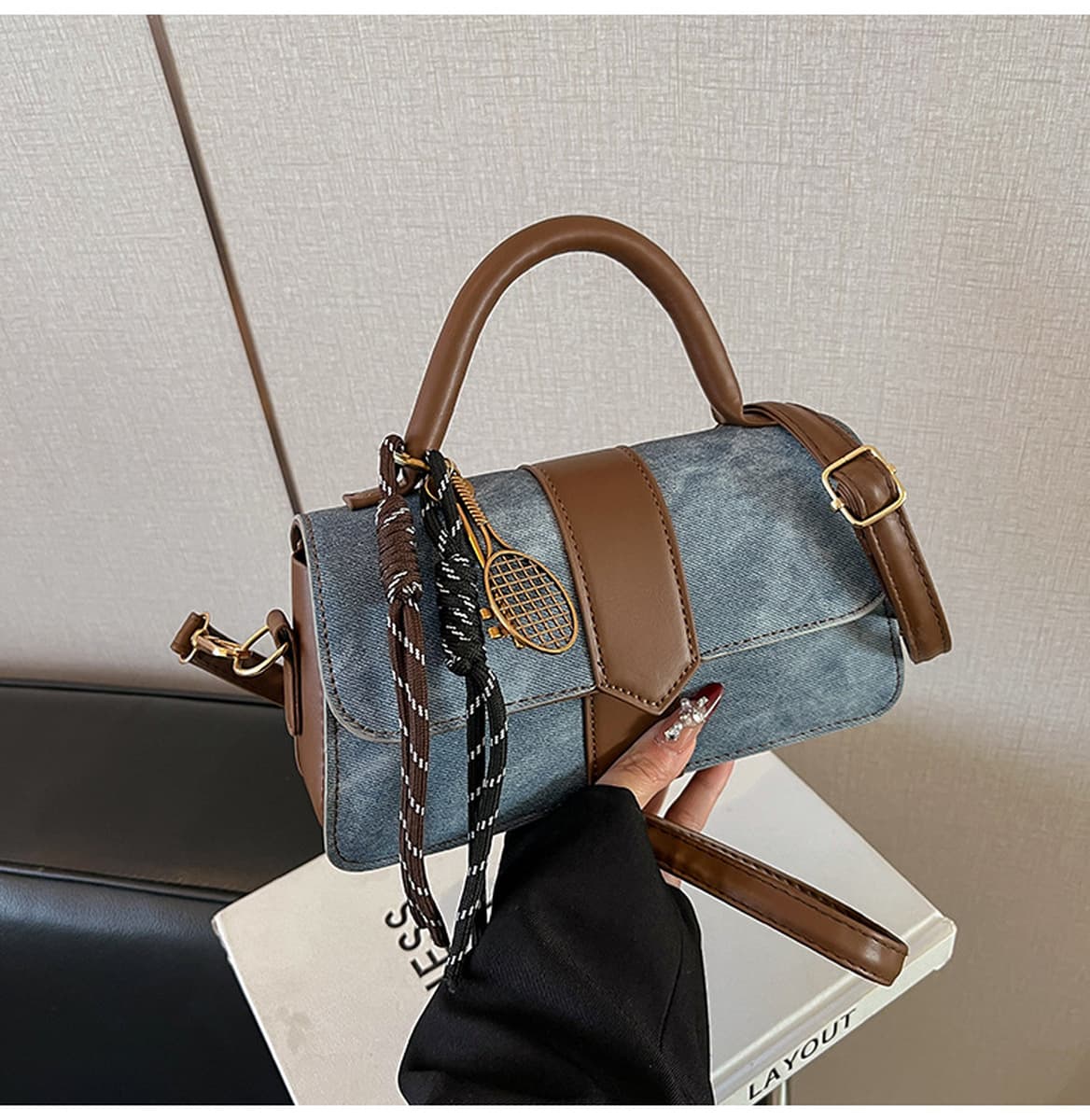 Джинсовая сумка через плечо 2025 года, весенняя, однотонная, повседневная, с подвеской, для города, маленькая квадратная...