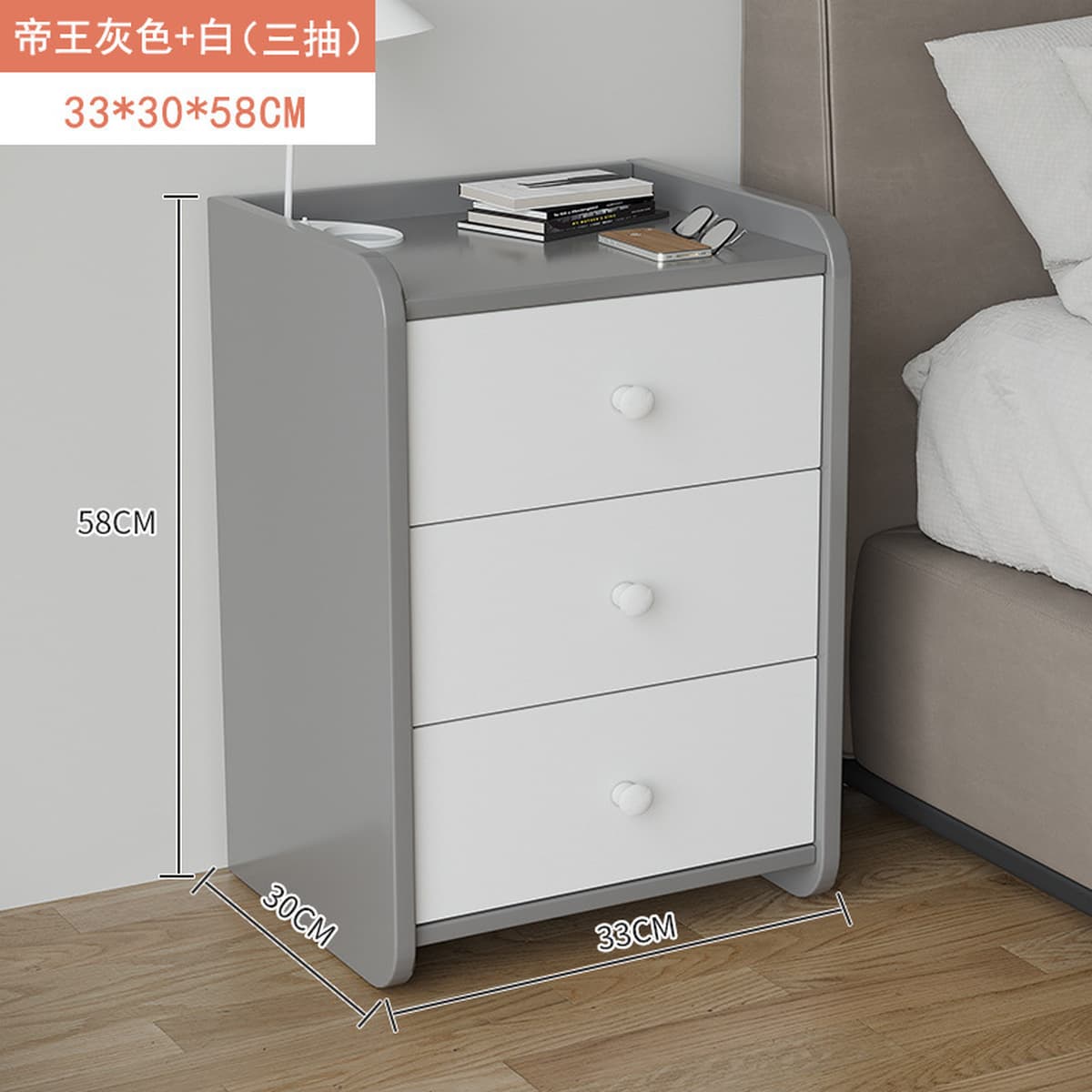 Простая ночная тумбочка в современной спальне