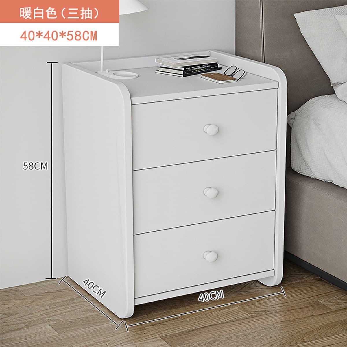 Простая ночная тумбочка в современной спальне