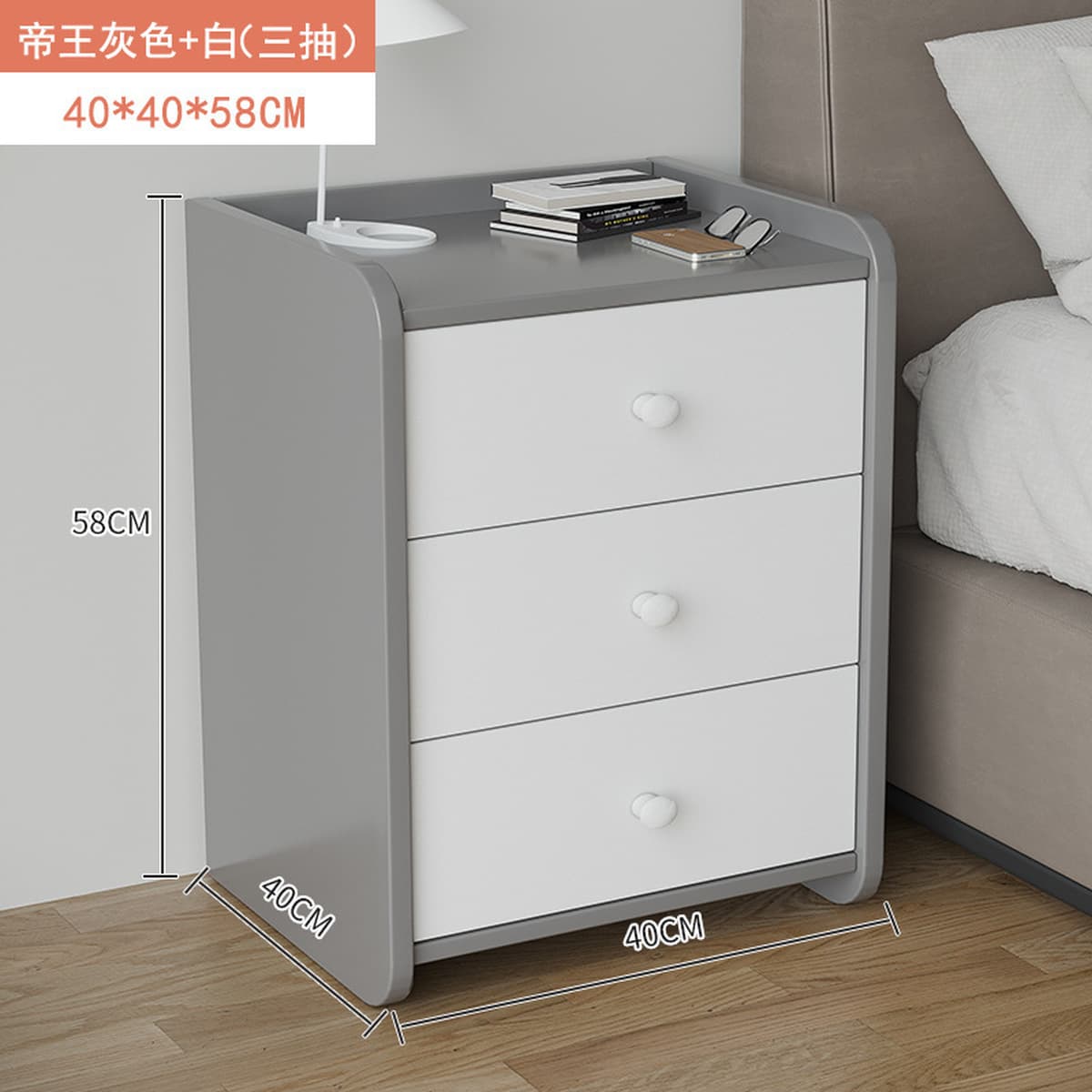 Простая ночная тумбочка в современной спальне