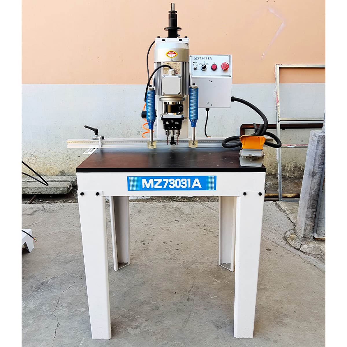 Деревообрабатывающее оборудование MZ6415, вертикальное и горизонтальное сверление «три в одном», пневматический...