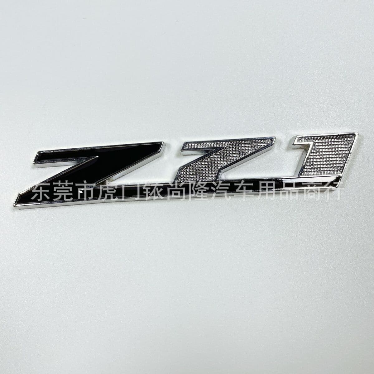 Подходит для Chevrolet большой Z71 OFFROAD логотип автомобиля Персонализированная Металлическая Автомобильная маркировка...