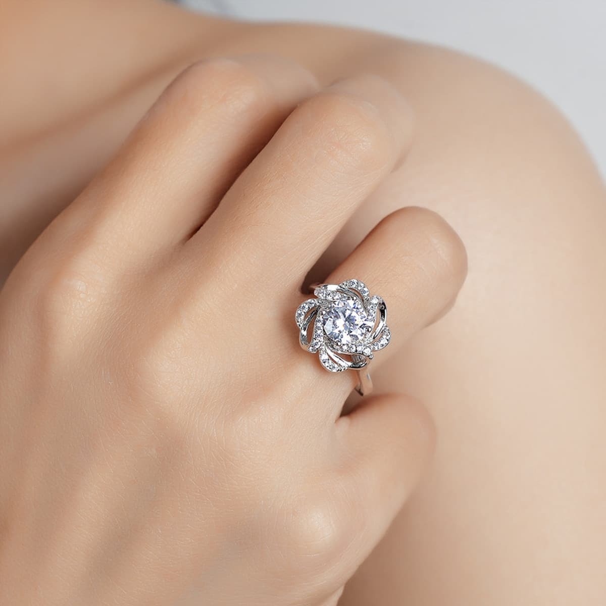 Трансграничное кольцо из стерлингового серебра S925 женский Муассанит 1 карат цветок микро инкрустированный Полный Бриллиант...