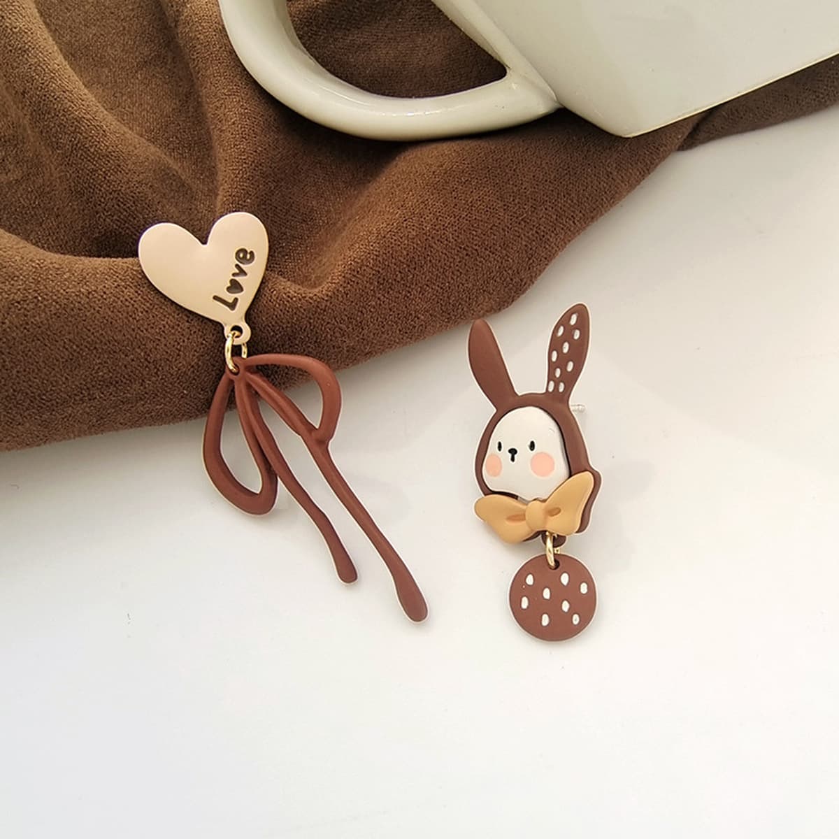 Возвращайте новым и старым клиентам ювелирную коллекцию, модные нишевые серьги, аксессуары для волос, ожерелья для женщин.