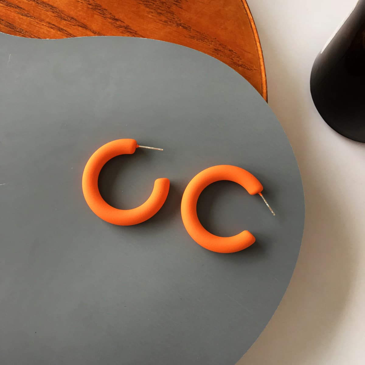 Возвращайте новым и старым клиентам ювелирную коллекцию, модные нишевые серьги, аксессуары для волос, ожерелья для женщин.