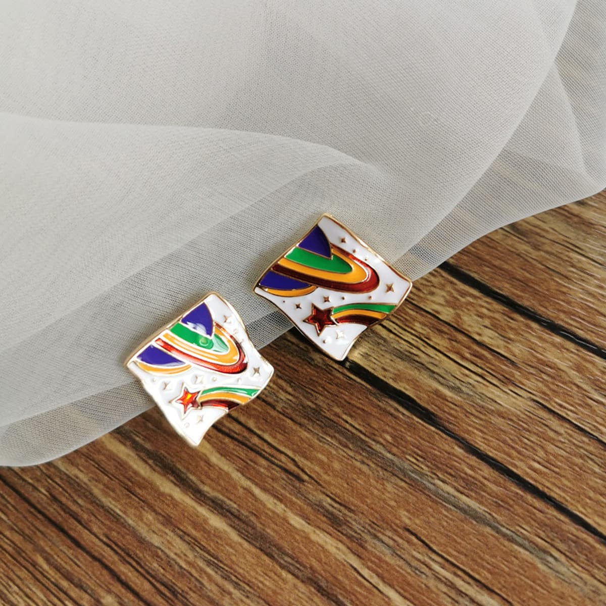 Возвращайте новым и старым клиентам ювелирную коллекцию, модные нишевые серьги, аксессуары для волос, ожерелья для женщин.