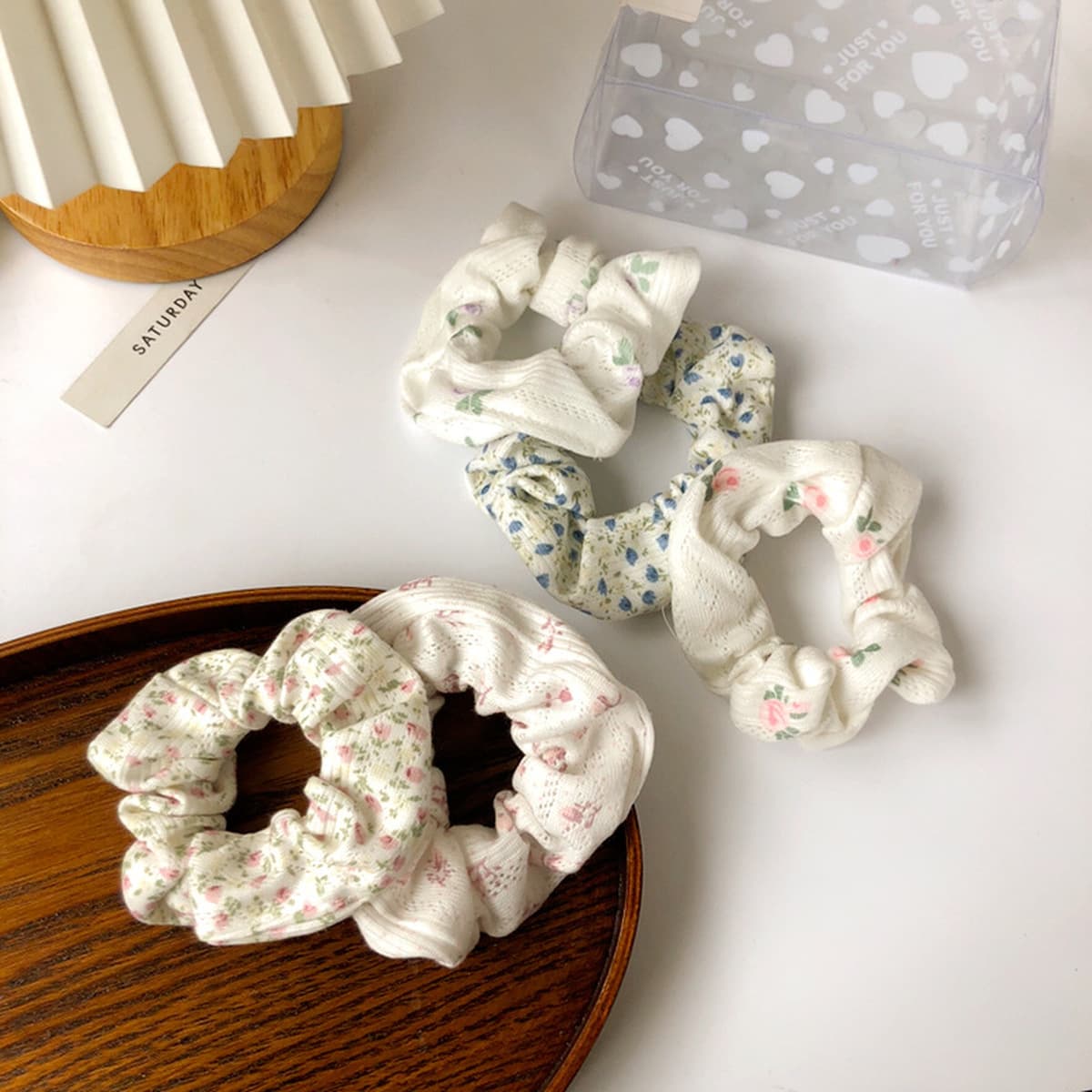 Возвращайте новым и старым клиентам ювелирную коллекцию, модные нишевые серьги, аксессуары для волос, ожерелья для женщин.