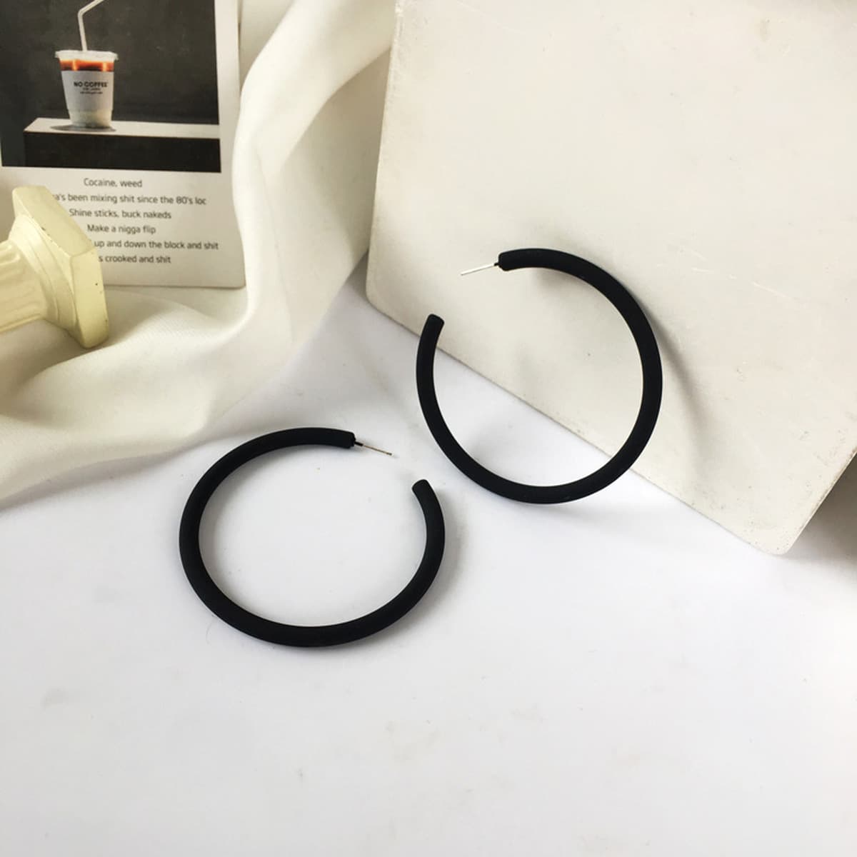 Возвращайте новым и старым клиентам ювелирную коллекцию, модные нишевые серьги, аксессуары для волос, ожерелья для женщин.