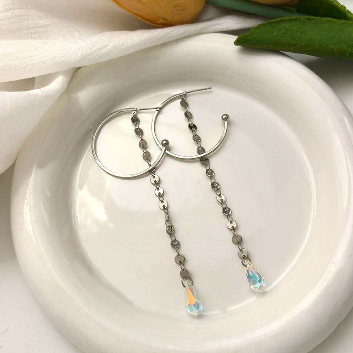 Возвращайте новым и старым клиентам ювелирную коллекцию, модные нишевые серьги, аксессуары для волос, ожерелья для женщин.