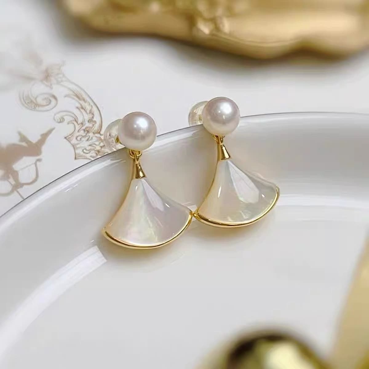 Французский натуральный жемчуг веерообразный натуральный моллюсков серьги нишевые дизайн высокого уровня чувство серьги...