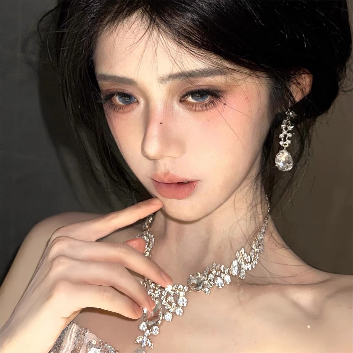 Супер вспышка капли воды, полные бриллиантов, кисточки, ожерелье, серьги, набор женских придворных легких экстравагантных...