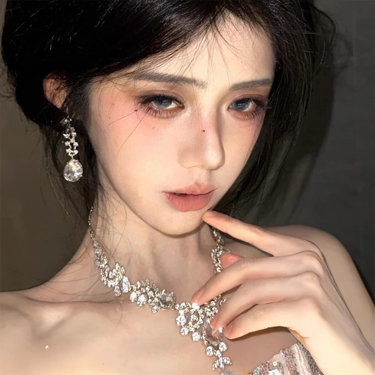 Супер вспышка капли воды, полные бриллиантов, кисточки, ожерелье, серьги, набор женских придворных легких экстравагантных...