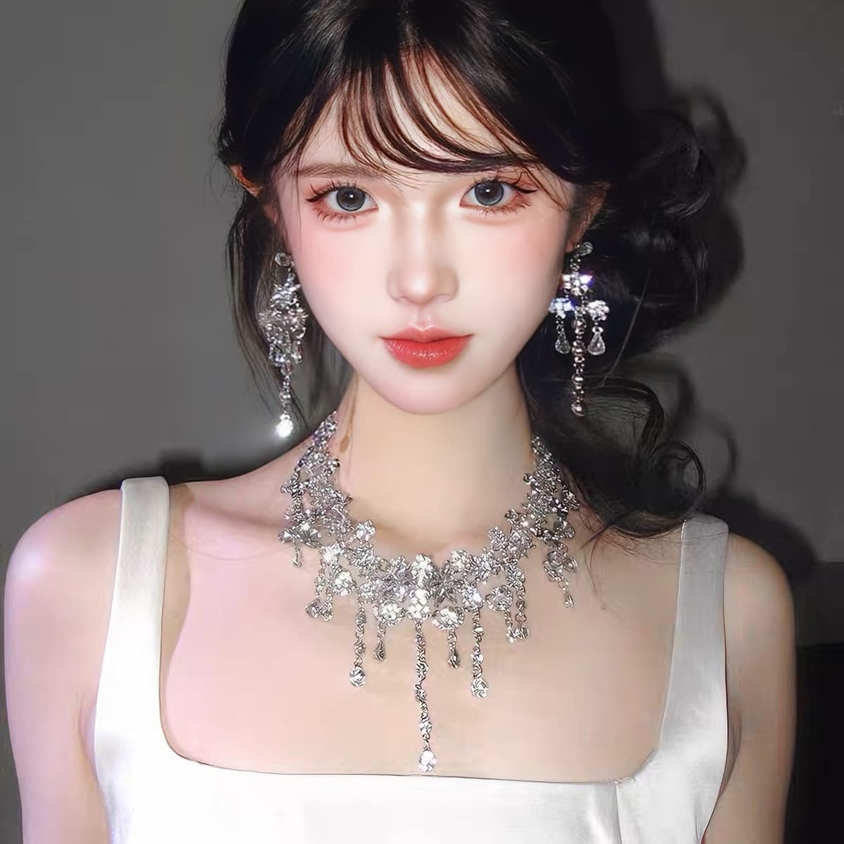 Супер вспышка капли воды, полные бриллиантов, кисточки, ожерелье, серьги, набор женских придворных легких экстравагантных...